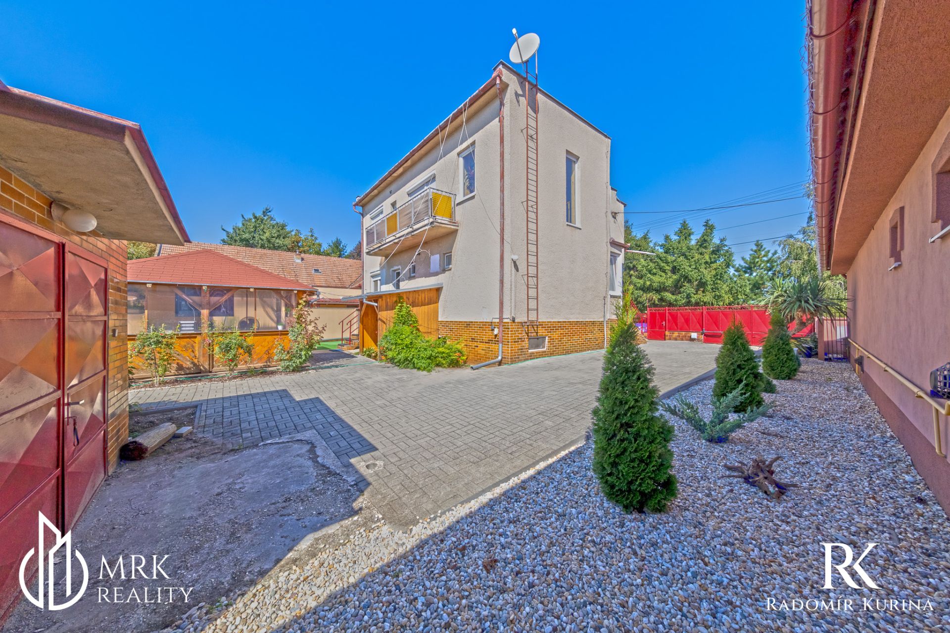 Na predaj priestranný 6-izbový rodinný dom v tichej časti obce Tvrdošovce (okres Nové Zámky)