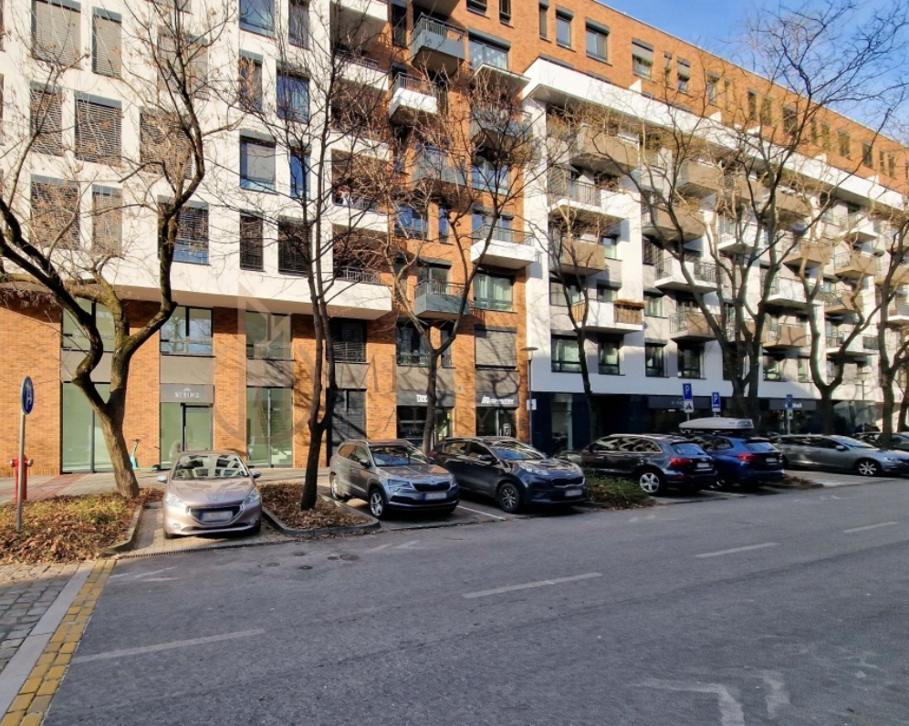 PRENÁJOM - 3i byt v STEINE na Blumentálskej ulici s parkovaním